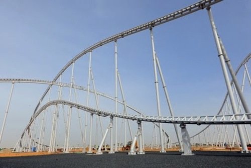 Ferrari World en Abu Dhabi. GT Roller Coaster Ferrari World en Abu Dhabi. GT Roller Coaster